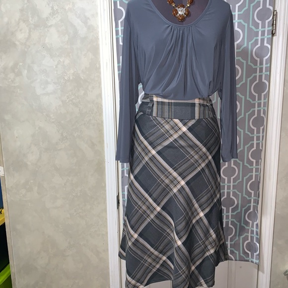 Maxie Skirt & shirt outfit - Picture 8 of 14